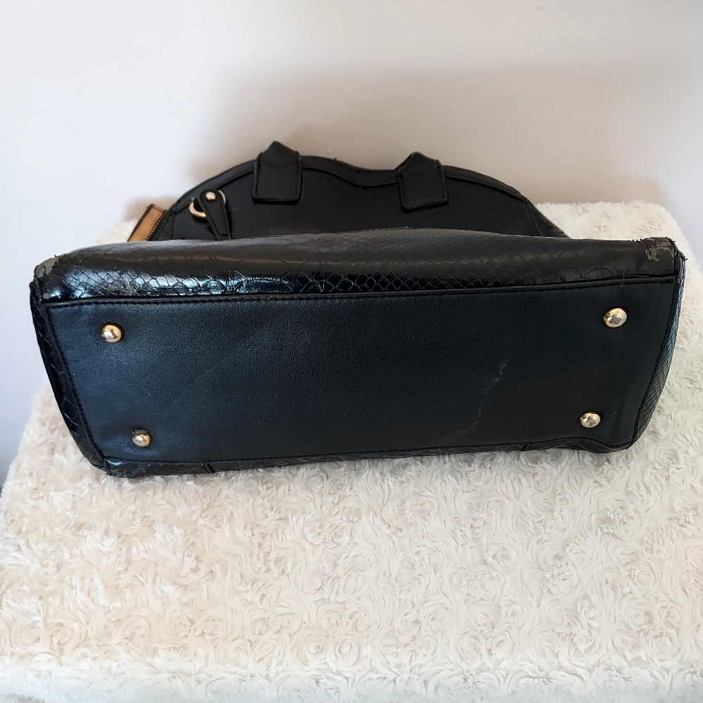 Large Black Tote Purse Bag with faux snake details satin lining - Picture 3 of 16